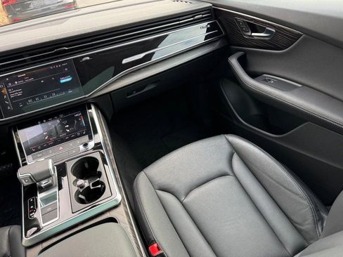 Used 2023 Audi Q8 Premium Plus w/ Premium Plus Package image 15