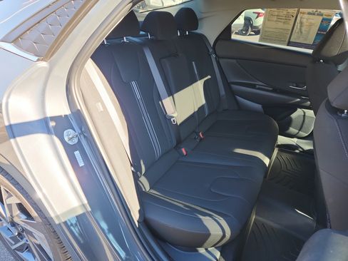 Used 2024 Hyundai Elantra SEL w/ Convenience Package image 43