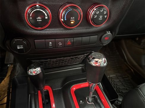 Used 2018 Jeep Wrangler Unlimited Sport w/ Connectivity Group image 13