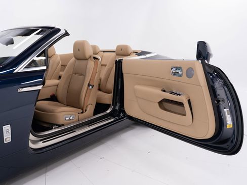 Certified 2016 Rolls-Royce Dawn image 17