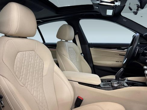 Certified 2023 BMW 530i w/ Premium Package RWD image 32
