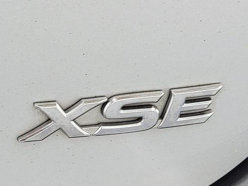 Used 2018 Toyota Camry XSE FWD image 10