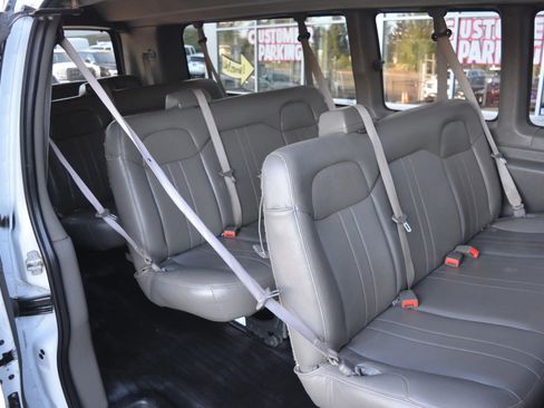 Used 2017 Chevrolet Express 3500 LS image 14