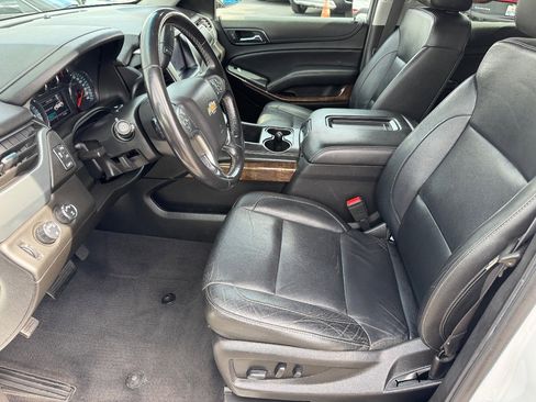 Used 2019 Chevrolet Suburban LT image 28