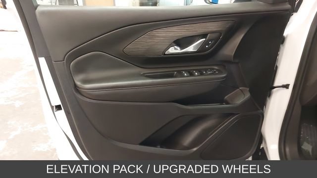 Used 2024 GMC Terrain SLE w/ Elevation Edition FWD image 19