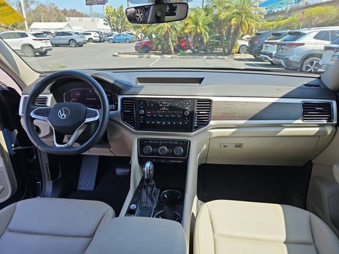 Certified 2023 Volkswagen Atlas SE w/ Panoramic Sunroof Package FWD image 12