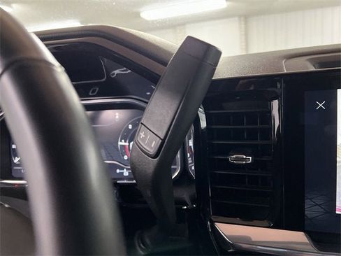 Used 2024 GMC Sierra 2500 SLE w/ SLE Convenience Package image 16