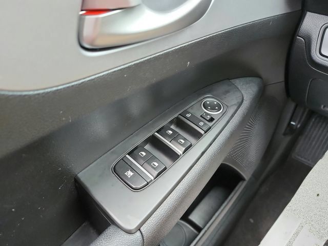 Certified 2023 Kia Forte LXS w/ LXS Technology Package FWD image 17