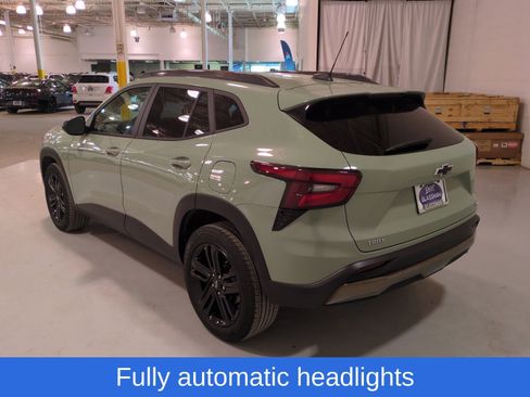 Used 2024 Chevrolet Trax ACTIV w/ Sunroof Package FWD image 5