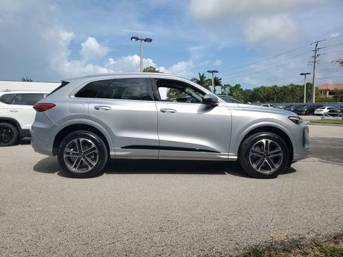 Certified 2025 Audi Q5 Premium Plus w/ Premium Plus AWD/4WD image 4