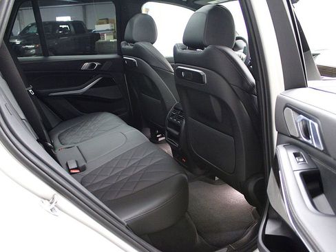 Used 2026 BMW X5 xDrive40i AWD/4WD image 34