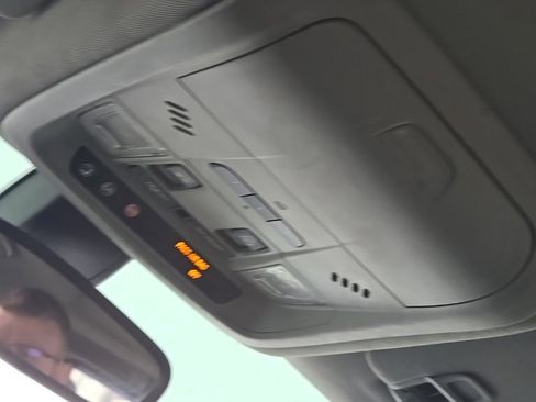 Used 2018 GMC Terrain SLT w/ Preferred Package image 28