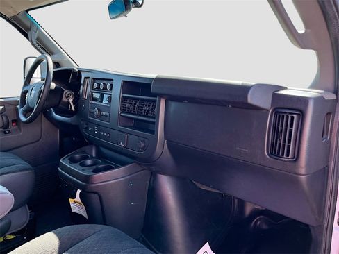 Used 2024 GMC Savana 2500 w/ Driver Convenience Package image 24