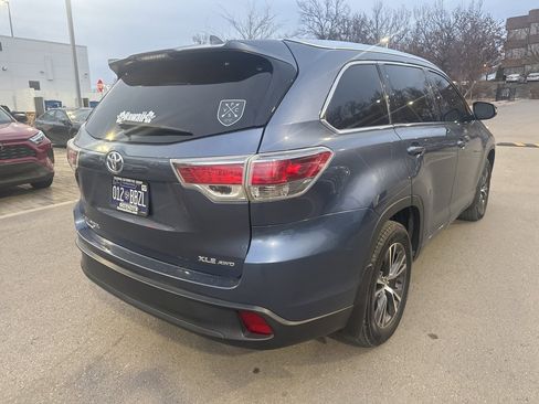 Used 2016 Toyota Highlander XLE image 4
