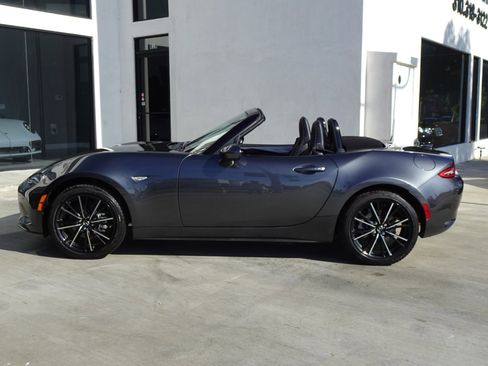 Used 2025 MAZDA MX-5 Miata Grand Touring w/ Weather Package image 4