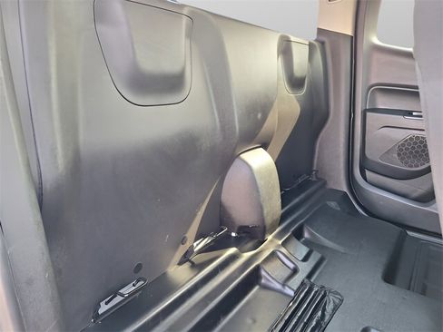 Used 2021 Chevrolet Colorado LT w/ Fleet Safety Package image 29