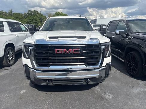 Used 2024 GMC Sierra 2500 Pro w/ Convenience Package AWD/4WD image 2