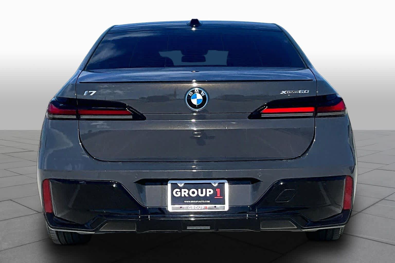 Used 2023 BMW i7 xDrive60 AWD/4WD image 4