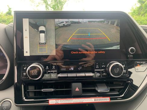 New 2026 Toyota Highlander Limited AWD/4WD image 24