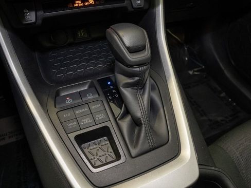 Used 2025 Toyota RAV4 XLE w/ Convenience Package image 16