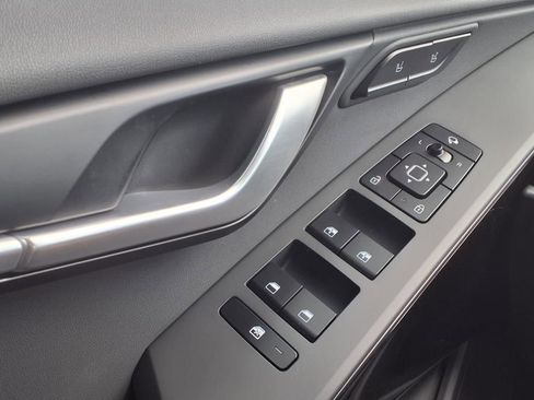 New 2025 Kia Niro SX Touring image 12