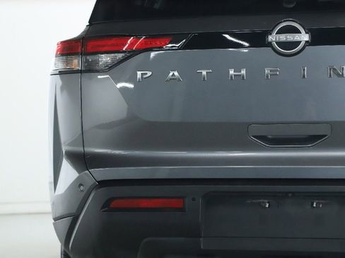 Certified 2025 Nissan Pathfinder SV FWD image 45