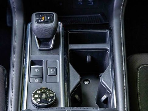 Certified 2024 Nissan Pathfinder SL image 14