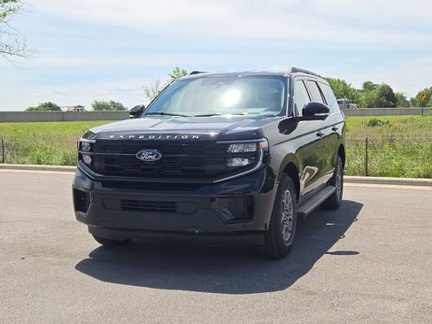 New 2026 Ford Expedition Active AWD/4WD image 1