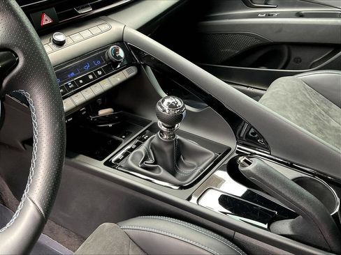 Used 2025 Hyundai Elantra N FWD image 17