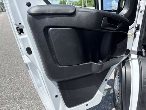 Used 2024 RAM ProMaster 2500 w/ Convenience Group image 17