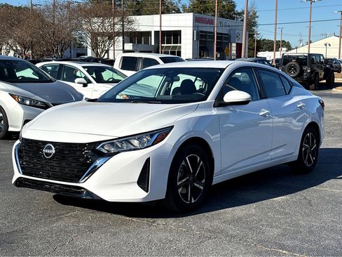 Used 2025 Nissan Sentra SV image 3
