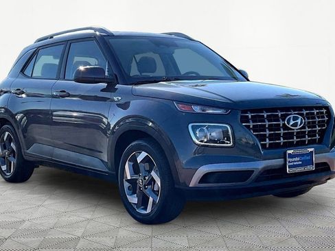Certified 2024 Hyundai Venue SEL image 5