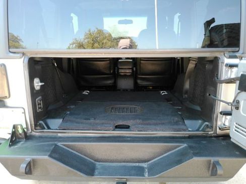 Used 2015 Jeep Wrangler Sport image 18