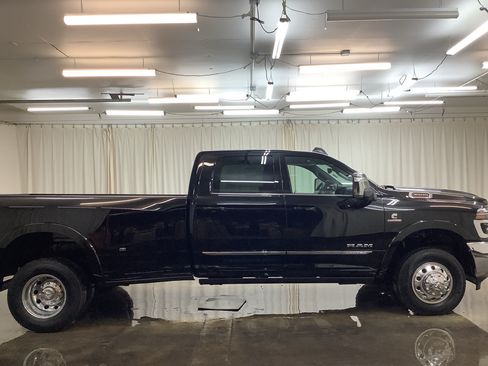 New 2026 RAM 3500 Limited AWD/4WD image 4