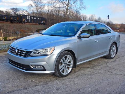 Used 2017 Volkswagen Passat 1.8T SEL Premium image 1