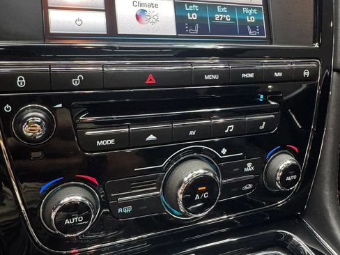 Used 2015 Jaguar XJ RWD image 20