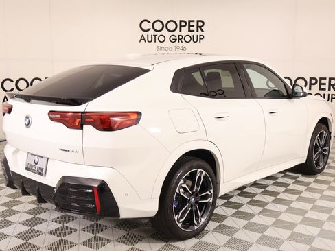 Used 2026 BMW X2 xDrive28i w/ M Sport Package AWD/4WD image 21