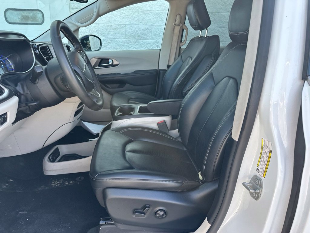 Used 2024 Chrysler Pacifica Limited FWD image 10