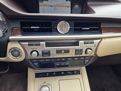 Used 2016 Lexus ES 350 image 23