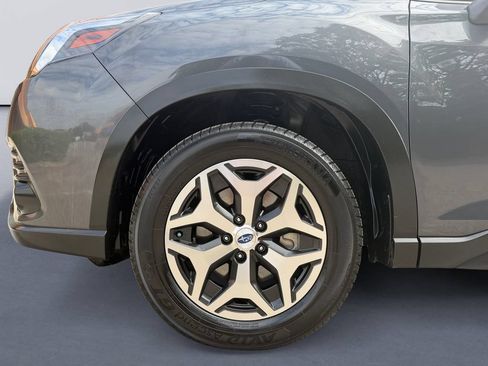Used 2023 Subaru Forester Premium AWD/4WD image 9