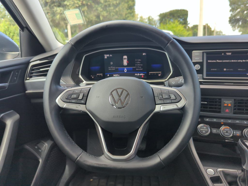Used 2022 Volkswagen Jetta SE FWD image 25