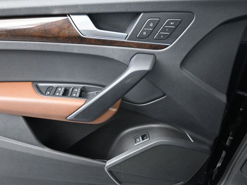 Used 2018 Audi Q5 2.0T Premium Plus w/ Premium Plus Package image 12