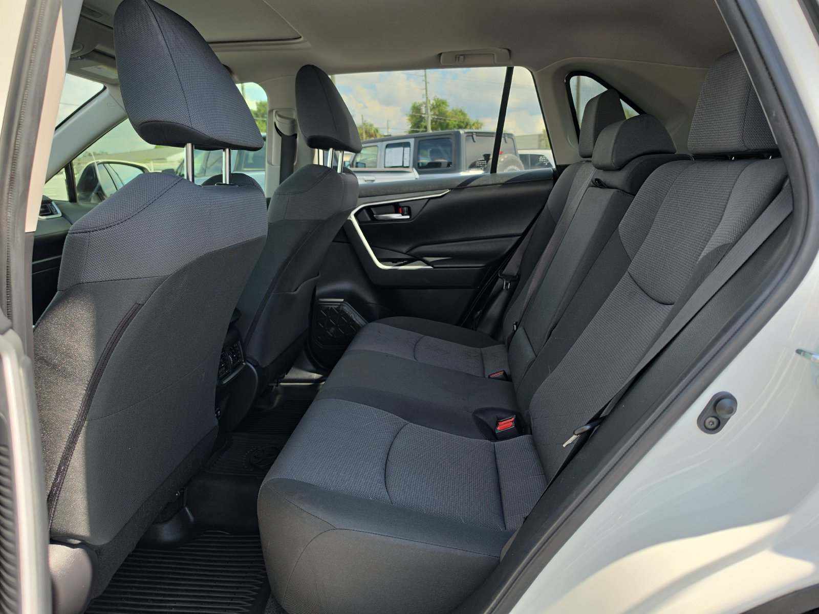 Used 2019 Toyota RAV4 XLE w/ Convenience Package AWD/4WD image 13