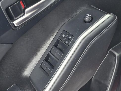 Used 2022 Toyota Highlander XLE image 10