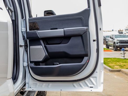 Used 2024 Ford F350 Lariat w/ Lariat Ultimate Package image 40