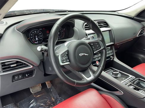 Used 2020 Jaguar F-PACE Checkered Flag image 14