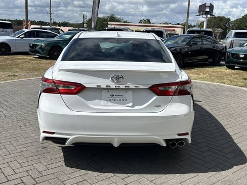 Used 2019 Toyota Camry image 5