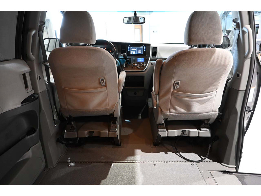 Used 2017 Toyota Sienna LE FWD image 20