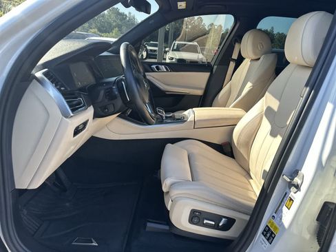 Used 2019 BMW X5 xDrive40i w/ Convenience Package AWD/4WD image 3