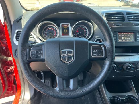 Used 2017 Dodge Journey SXT w/ Comfort/Convenience Group FWD image 19